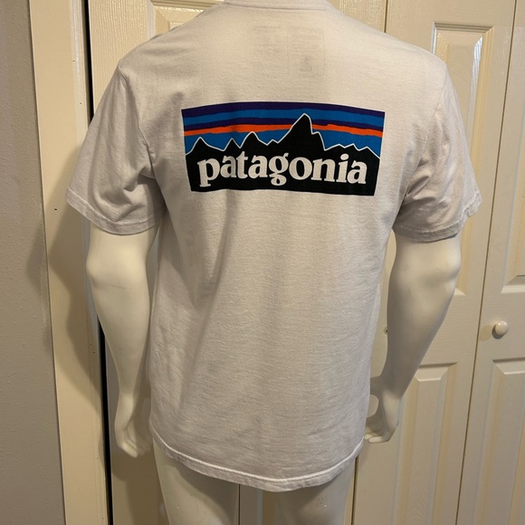 T-Shirt Patagonia P-6 Logo Responsibili - White Size M - Picture 5 of 6